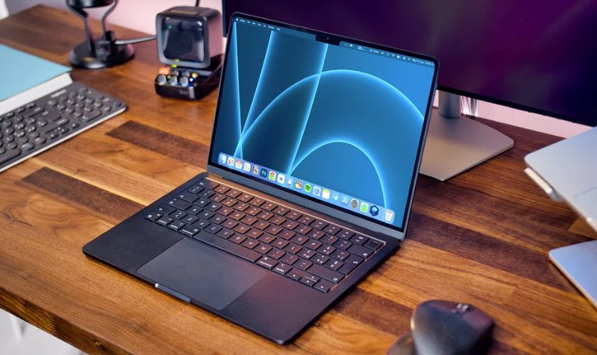 Máy phù hợp với sinh viên cần hiệu suất ổn