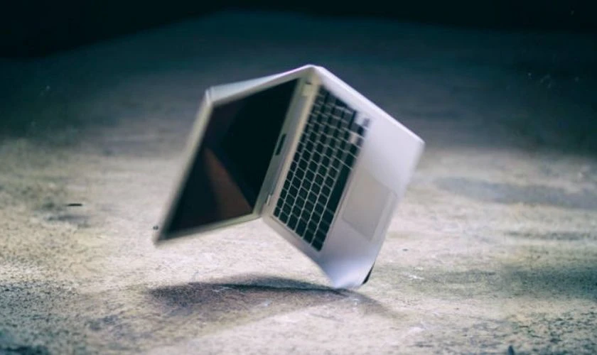 Va đập hoặc rơi rớt trong quá trình sử dụng