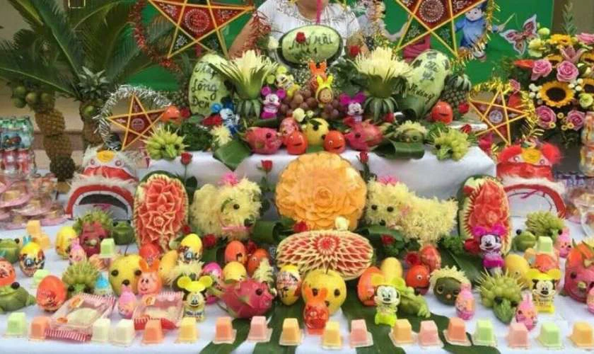 Cách trang trí mâm cỗ Trung thu bằng bánh kẹo