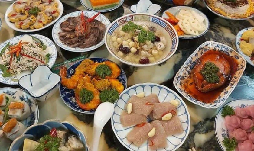 Mâm cơm cúng mùng 1 Tết 2026 gồm những gì: Miền Trung