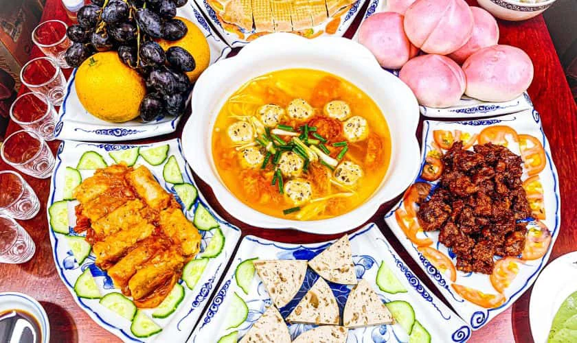 Mâm cơm chay cúng mùng 1 Tết 2026 gồm những gì?