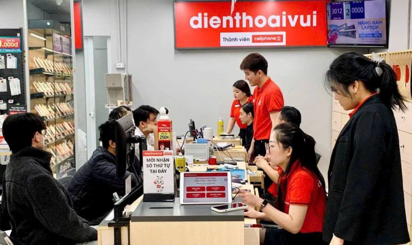 Địa chỉ thay màn hình điện thoại bị đen nhưng vẫn có tiếng uy tín