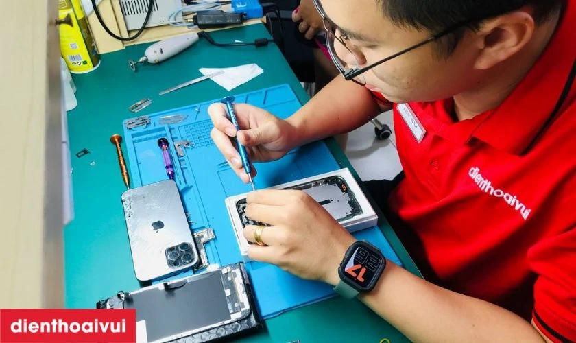 Thay màn hình GX chính hãng cho iPhone 11 có tốt không?