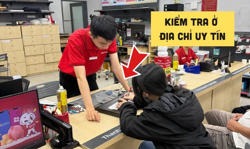 Đem iPhone 12 Pro Max đến trung tâm sửa chữa uy tín