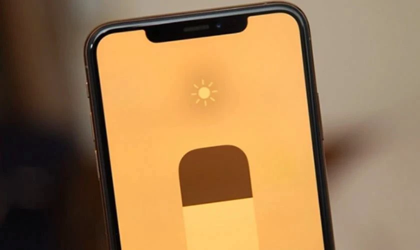 Mẹo hạn chế màn hình iPhone 12 Pro Max bị vàng