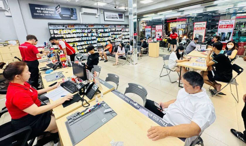 Địa chỉ thay màn hình iPhone 12 Pro Max bị vàng uy tín