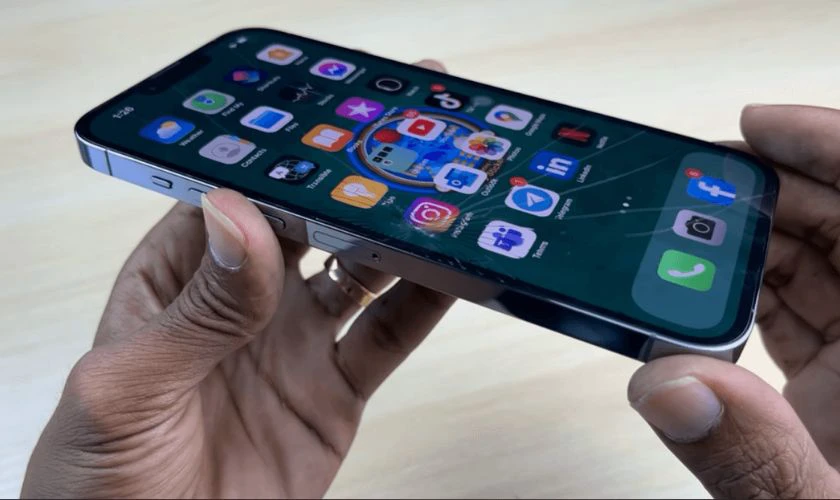 Nguyên nhân màn hình iPhone 13 Pro Max bị liệt cảm ứng