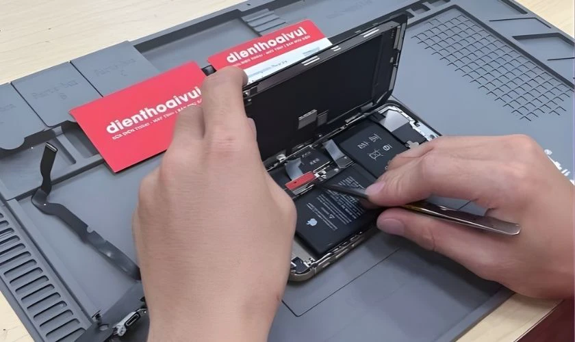 Quy trình sửa iPhone 14 Pro bị liệt cảm ứng tại Điện Thoại Vui