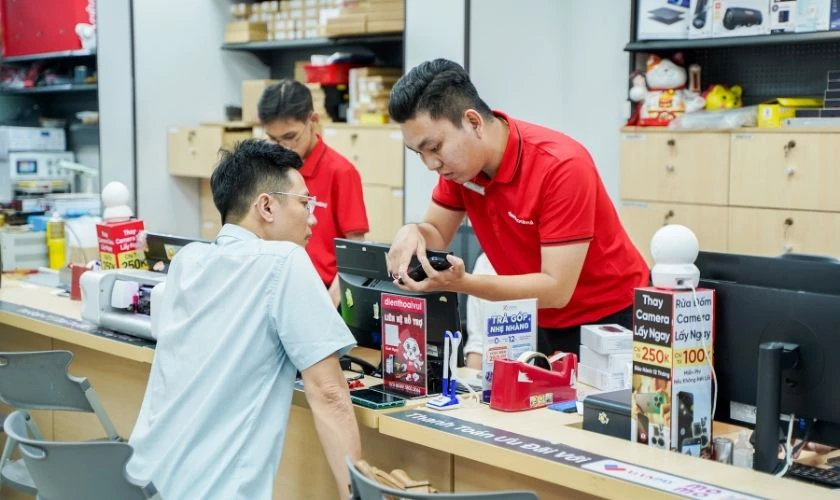 Đội ngũ kỹ thuật viên tại Điện Thoại Vui giàu kinh nghiệm