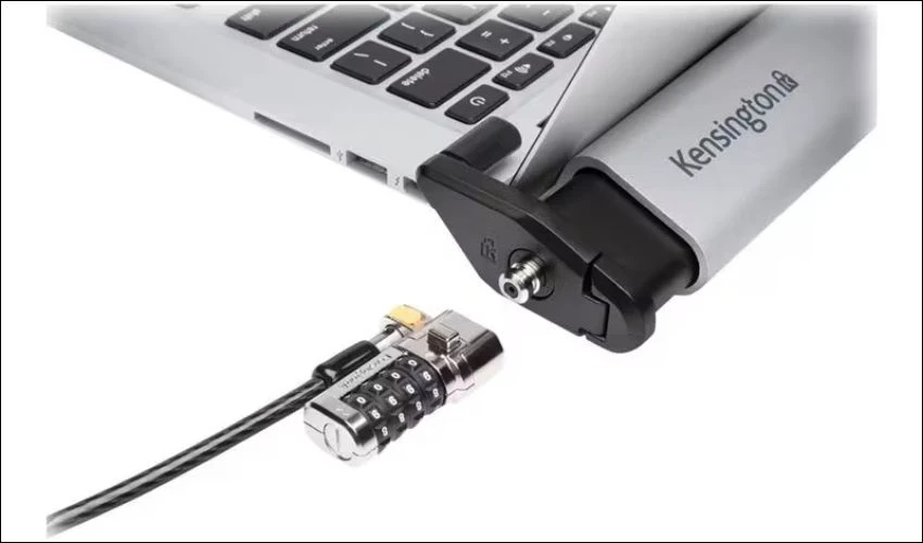 Cổng K-lock giúp bảo vệ thiết bị tốt hơn khi kết nối tại nơi công cộng