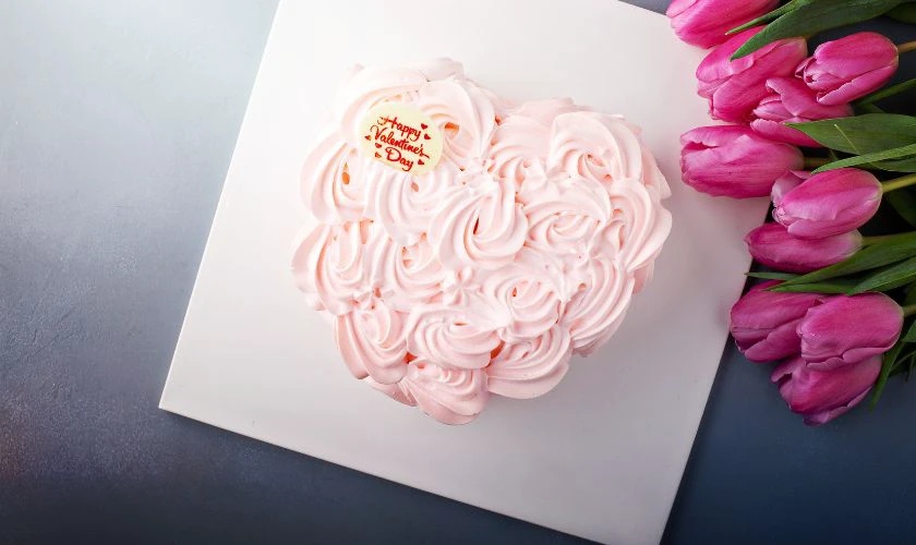 Mẫu bánh kem Valentine đơn giản xinh