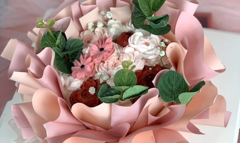 Mẫu bánh kem Valentine trang trí hoa đẹp
