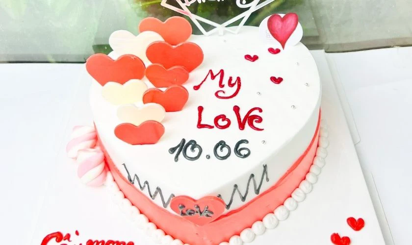 Mẫu bánh ngày Valentine hình trái tim xinh