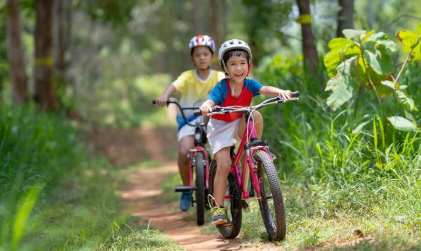 Cân đối giữa học tập, vui chơi và vận động