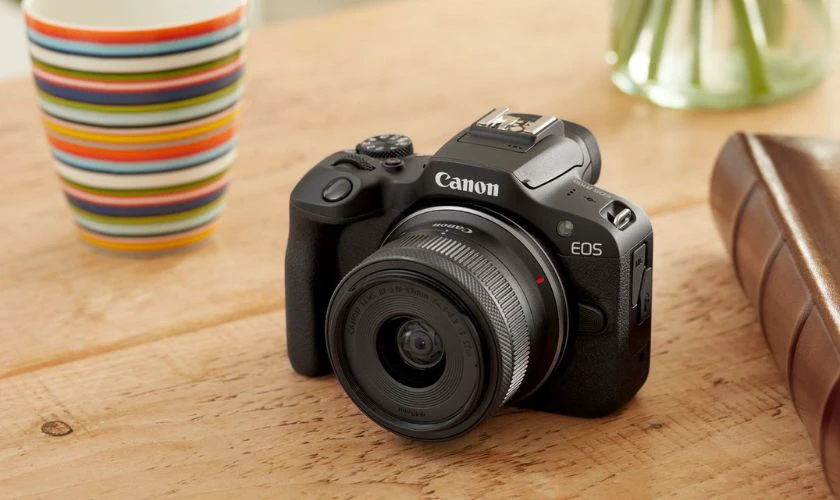 Canon EOS R100