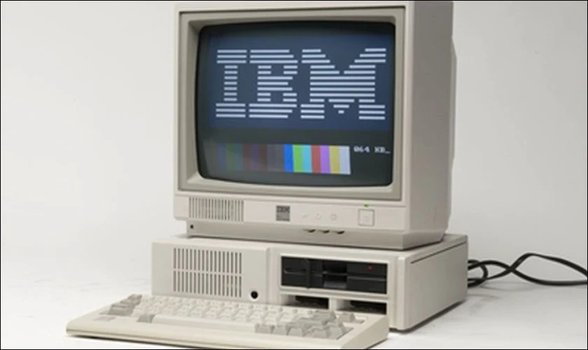 Máy tính cá nhân đầu tiên IBM PC 5150 ra đời vào năm 1981