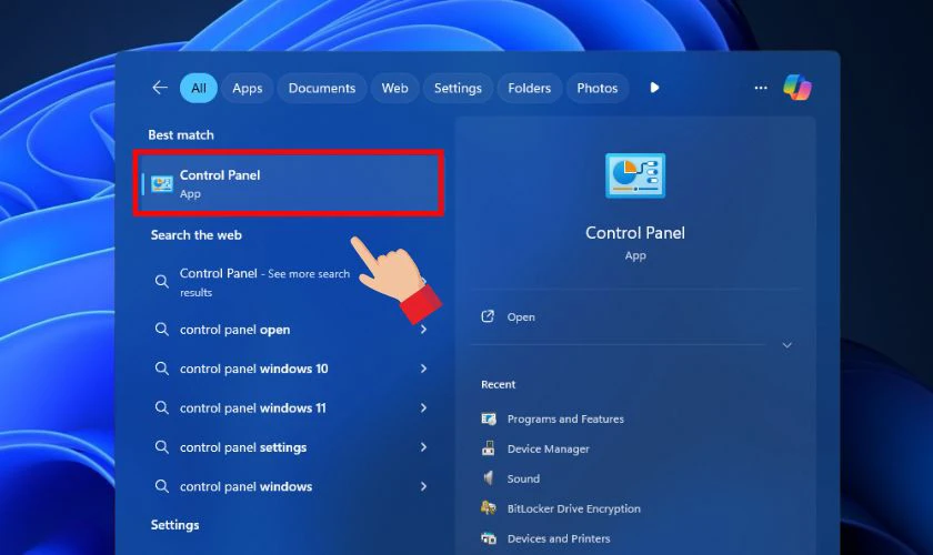Gõ từ khóa Control Panel và nhấn Enter để mở