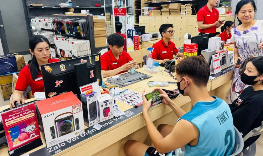 Tại sao nên mua iPhone cũ uy tín ở Biên Hòa tại Điện Thoại Vui?