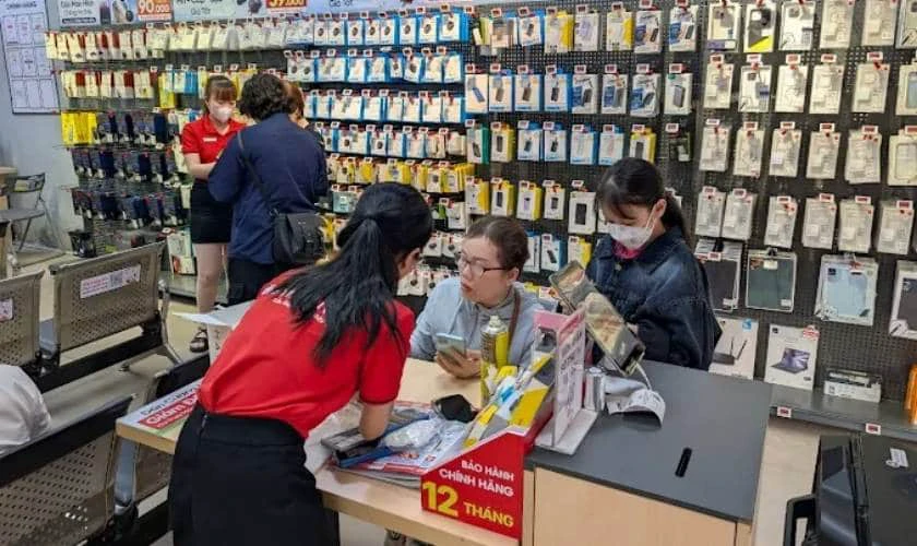 Cửa hàng tư vấn tận tình và chính sách đổi trả linh hoạt