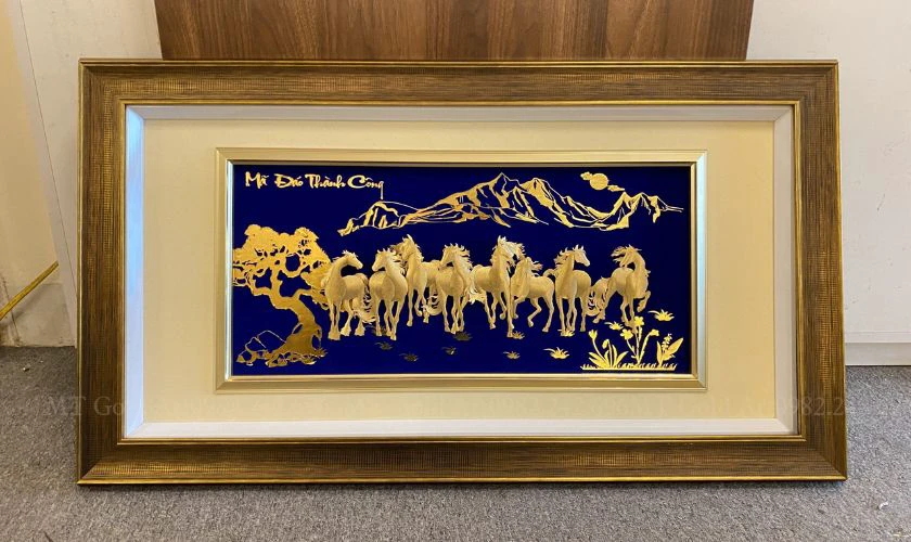 Mua quà Tết gì cho bố mẹ chồng sang trọng - Tranh mạ vàng