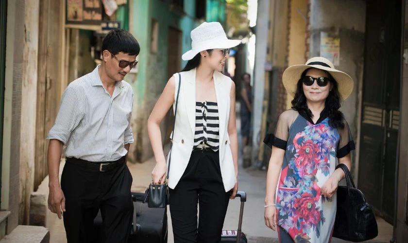 Một chuyến du lịch ngắn ngày giúp bố mẹ chồng thư giãn, đổi gió