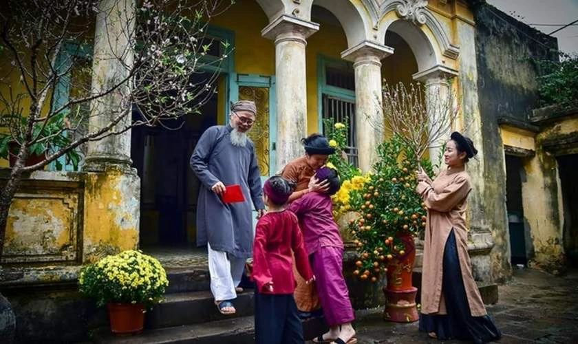 Xông đất đầu năm - Mang đến may mắn cho gia chủ