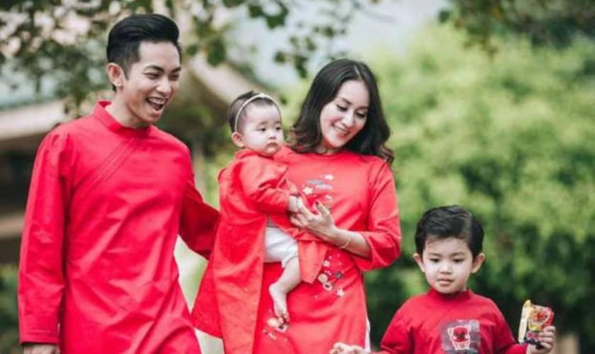 Mùng 1 Tết nên mặc đồ màu đỏ