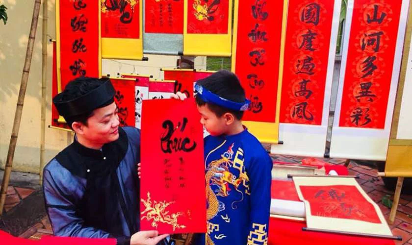 Sáng mùng 1 Tết nên làm gì để cả năm may mắn