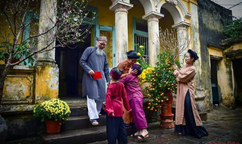 Thăm hỏi người thân để gắn kết tình thân