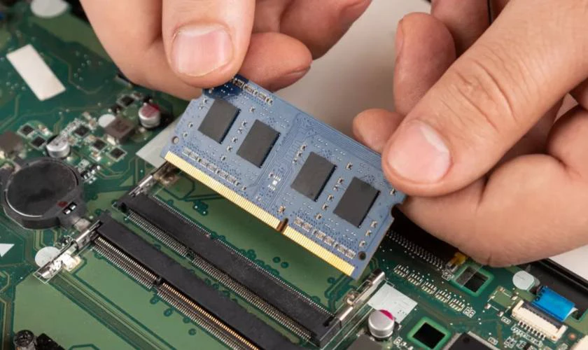 Kiểm tra số khe cắm RAM trên laptop HP