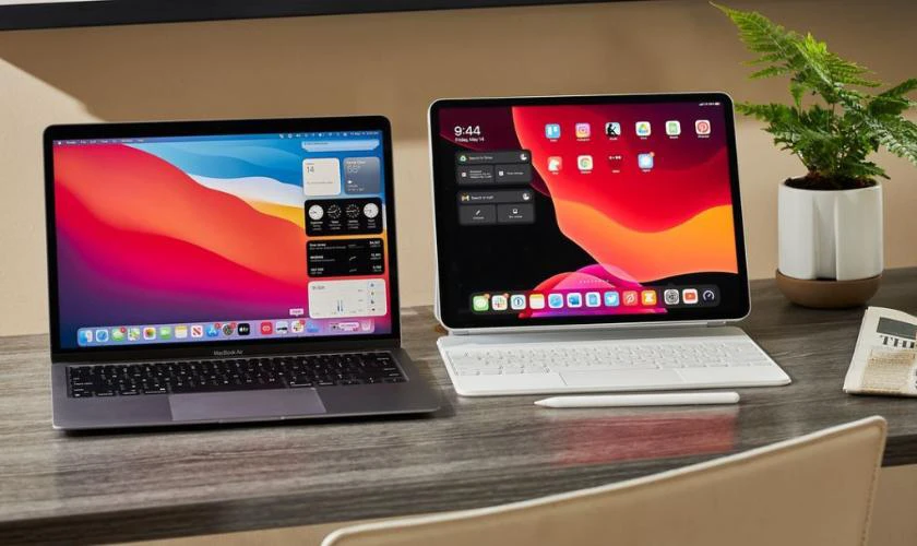 Nên mua iPad hay MacBook để học phù hợp nhất