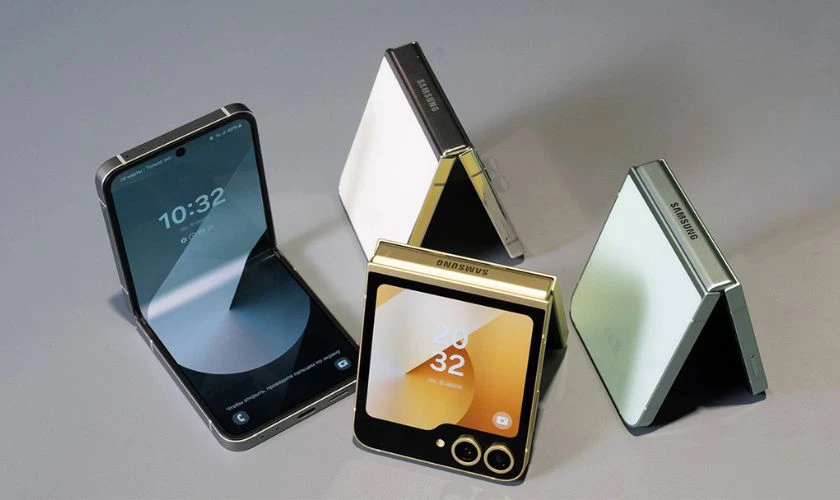 So sánh về về màn hình của iPhone 16 và Galaxy Z Flip6