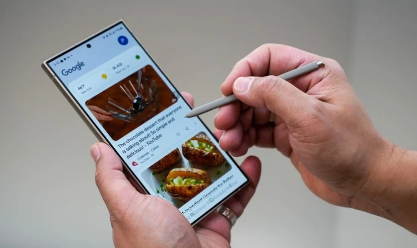 Pin và sạc của iPhone 16 Pro Max và Galaxy S24 Ultra
