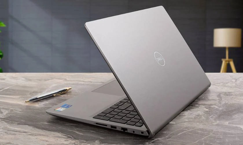 Nên mua laptop Dell nào cho sinh viên kỹ thuật
