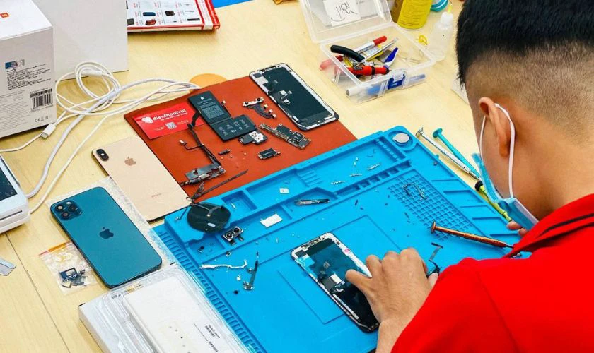Tìm cơ sở thay pin uy tín để đảm bảo quyền lợi và chất lượng pin