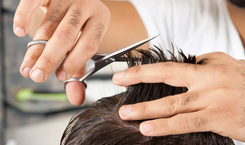 Lưu ý khi chọn Ngày đẹp cắt tóc tháng 9 2026