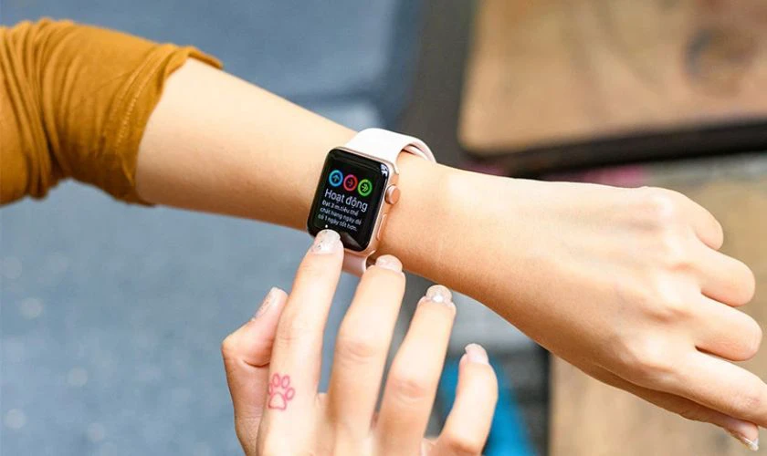 Đồng hồ th&ocirc;ng minh