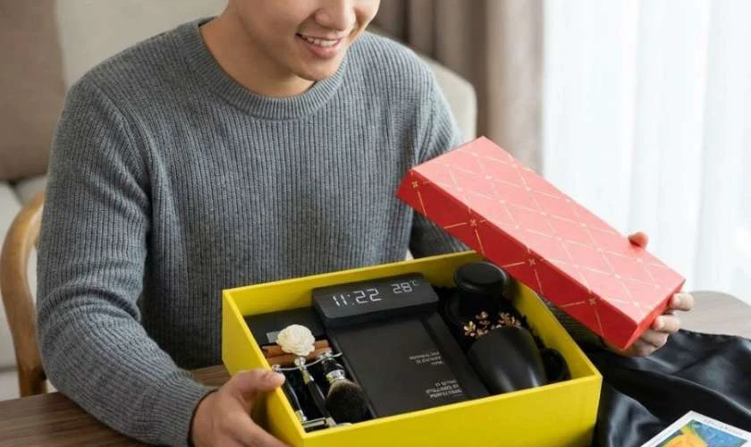 Gửi “Hộp quà giác quan” (Care Package) tự tay chuẩn bị