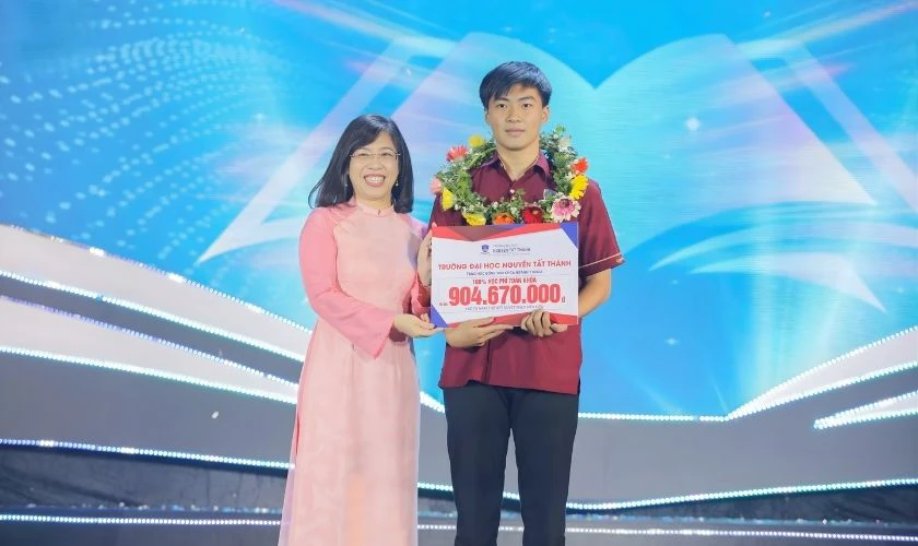 Học bổng tuyển sinh