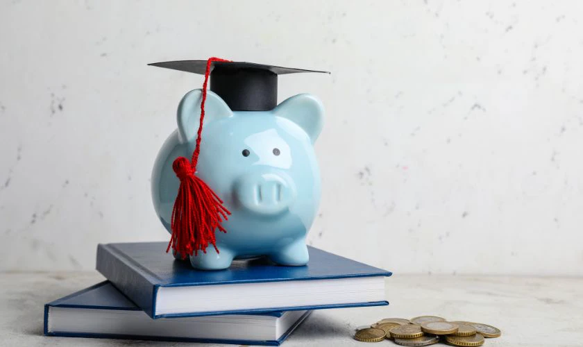 Các khoản chi phí khác ngoài Nguyễn Tất Thành học phí 2025