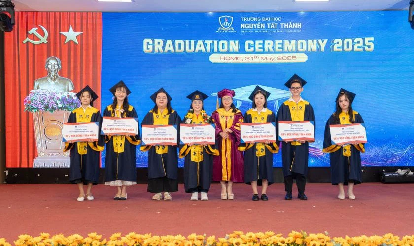 Chính sách miễn giảm học phí và học bổng Nguyễn Tất Thành