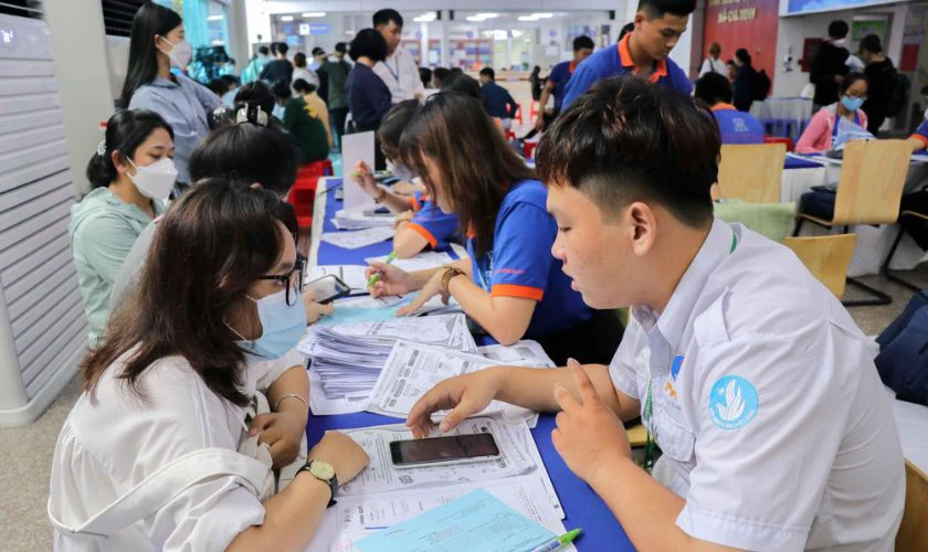 Cách đóng Nguyễn Tất Thành học phí năm 2025