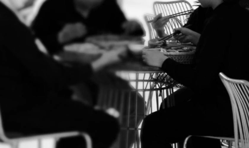 Nhà Có Tang Kiêng Gì Ngày Tết 2026 Bính Ngọ?