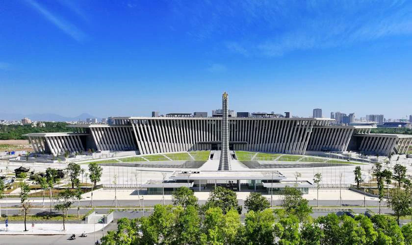 Bảo tàng Lịch sử Quân sự Việt Nam là những địa điểm chụp ảnh tết đẹp ở Hà Nội