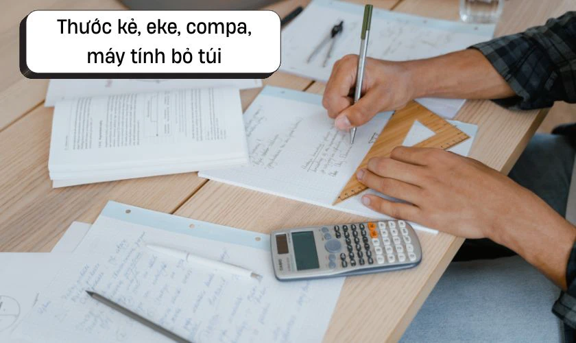 Đồ dùng học tập cần thiết cho học sinh THPT môn Toán