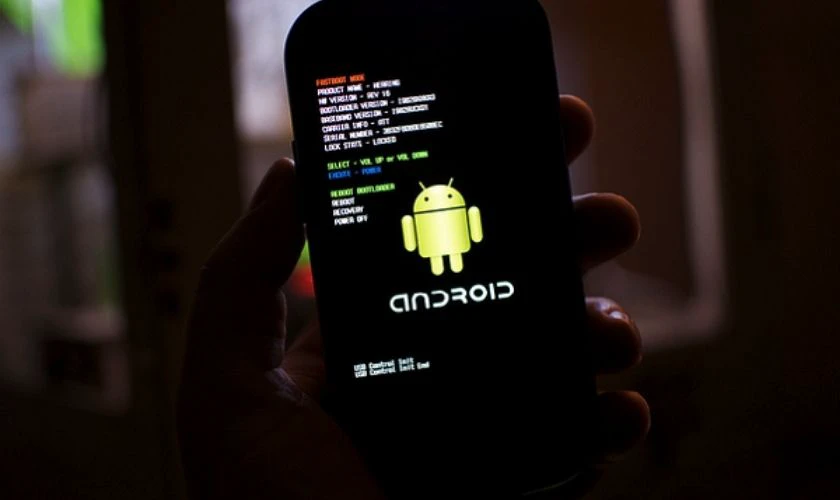 Do người dùng up ROM, ROOT máy gây lỗi