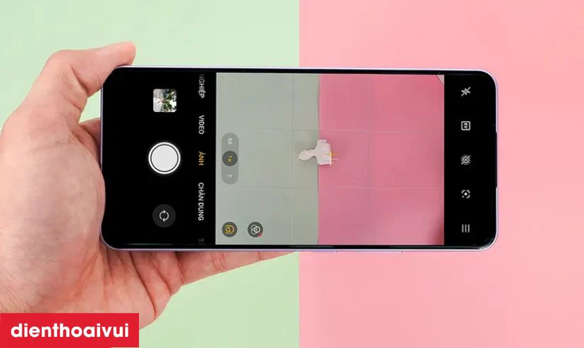 Camera sau 50MP chụp ảnh sắc n&eacute;t, nhiều chế độ quay phim