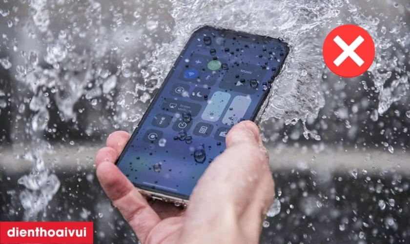 Thay màn hình iPhone xong có bị mất chống nước không?
