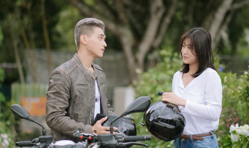 Nụ Hôn Bạc Tỷ