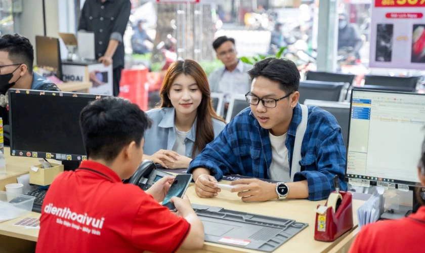 Thay pin Bison chính hãng tại Điện Thoại Vui